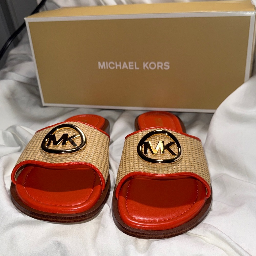 NWOT - Michael Kors Hannah Flat slide woven straw Sandals. Color: Red Clay 8.5
